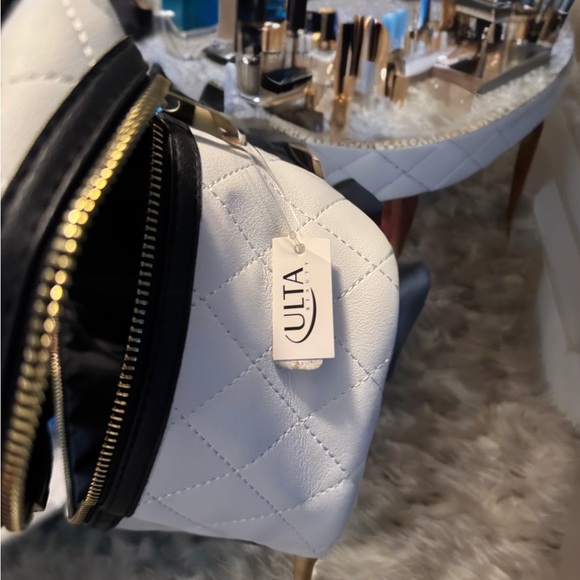 NWT Ulta Beauty Cosmetic Zip Closure Case Bag White/Black , quilted pattern - Picture 5 of 9